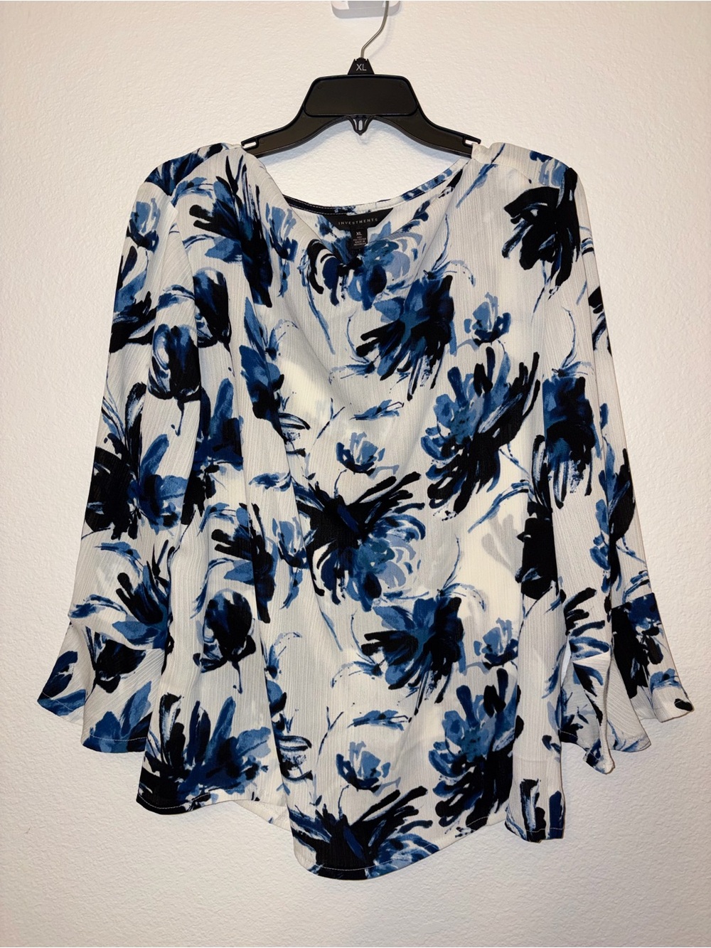 Investments Floral Blouse XL Blue Black White Bell Sleeve Cowl Neck NWT Top